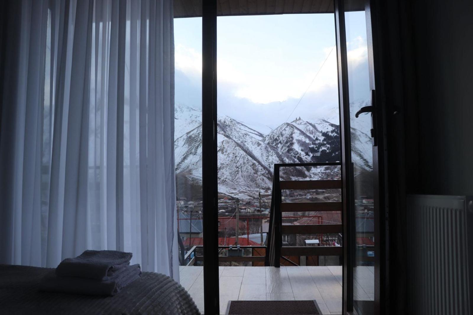 Guesthouse Relax In Kazbegi Ngoại thất bức ảnh